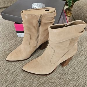 Vince Camuto Tan Suade Leather Boots Sz 9 Like New!